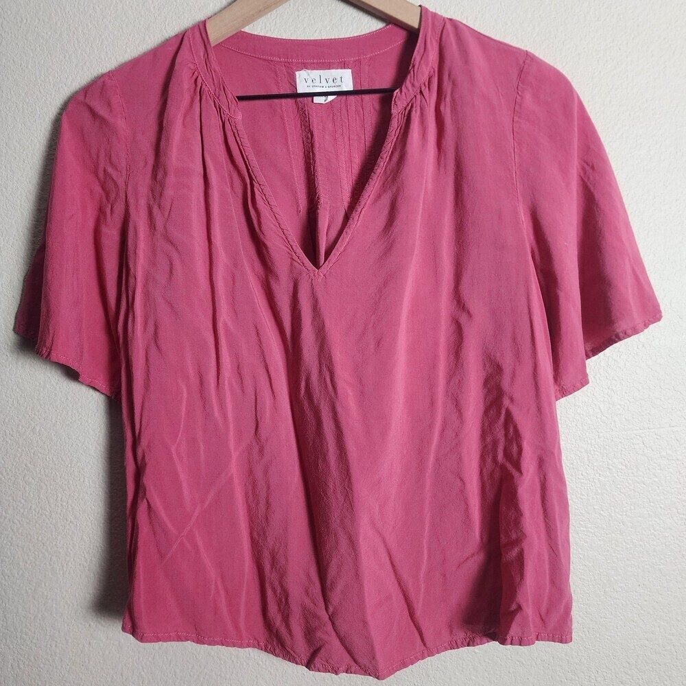 Velvet By Graham & Spencer Blouse Womens Small Pink V Neck Short Sleeve Top